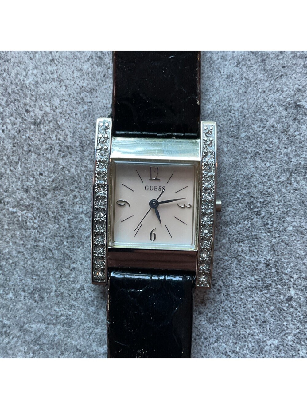 Vintage Guess Women’s Tank Style Watch 23mm Silver Tone Case Leather Band B-N